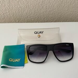 NWOT Quay Australia women sunglasses with case